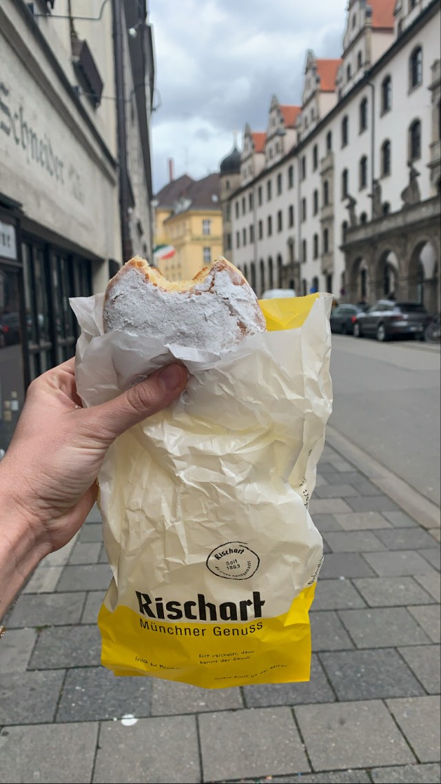 EDA8B532-81EC-4CF1-B56F-C2C135632039